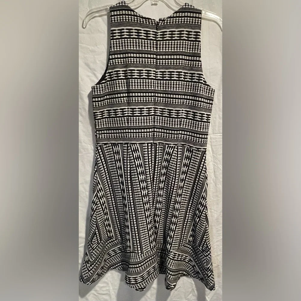 Loft Black and White Sleeveless Dress Size 10 - Picture 2 of 3